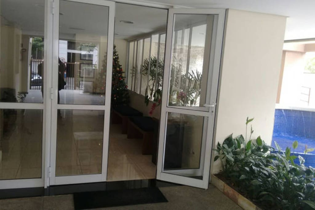 Entrada terrea para o elevador