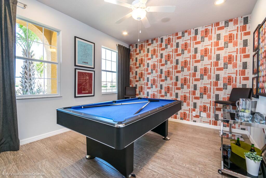 2107CroftonAvenue-4