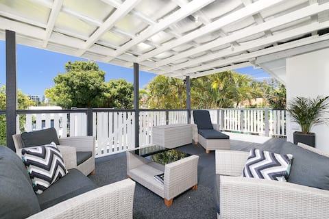 Redcliffe Retreat in great central location