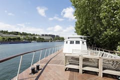 Authentic+Houseboat+close+to+Paris