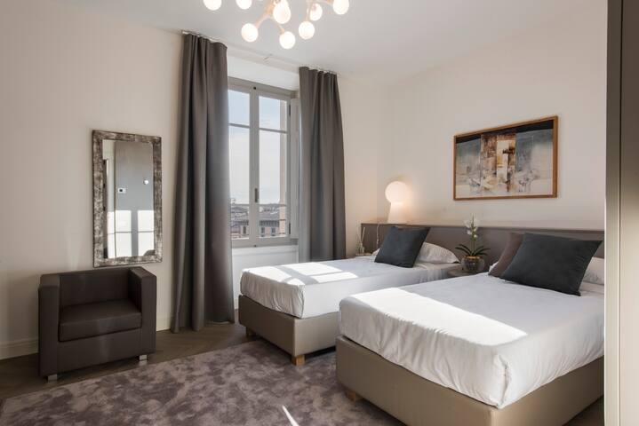 !NEW-Duomo Contemporary, steps from the Duomo! gallery image 2