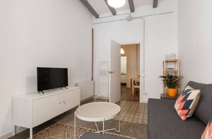 Apartment for groups in Gracia quarter gallery image 2