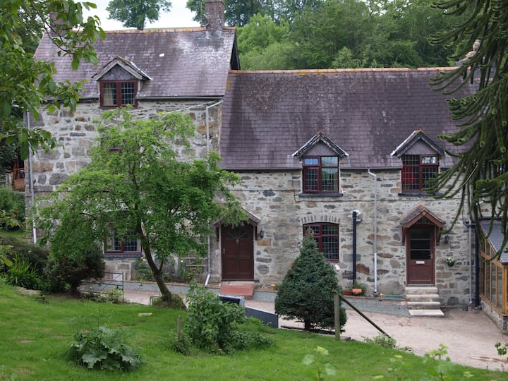 Llanfyllin Holiday Rentals & Homes Wales, United Kingdom Airbnb