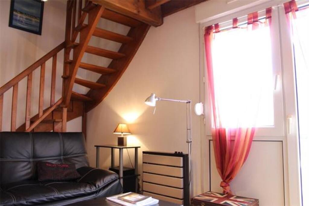 Les escaliers qui mènent à la chambre