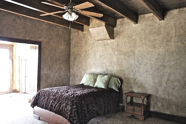 Large Bedroom w/best view
This room now has 2 full beds.