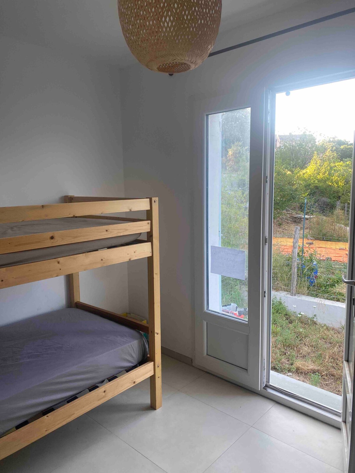 detská izba, samostatný vchod