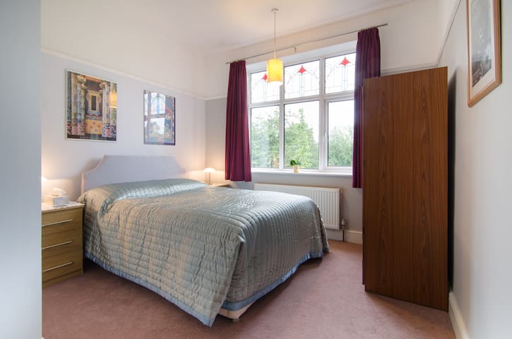 Dbl Room good access to city centre