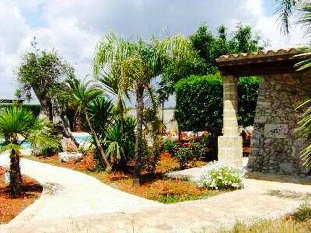 Rustico con piscina privata gallery image 4