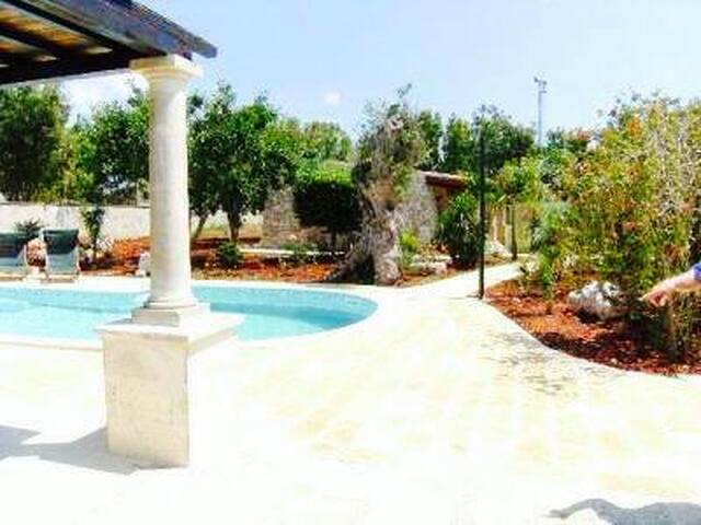 Rustico con piscina privata gallery image 2