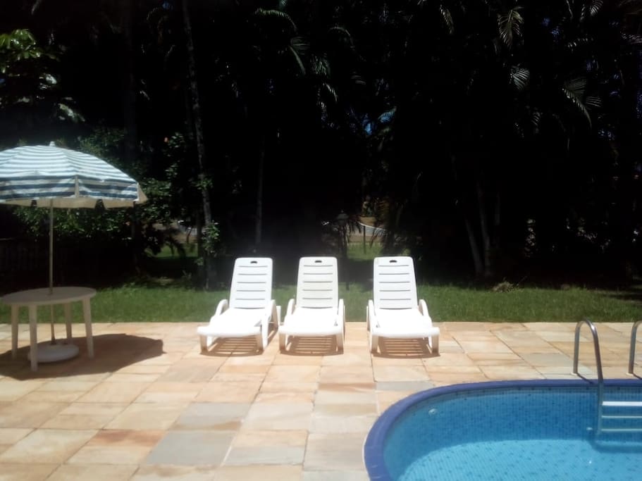Melhor lugar para tomar sol na piscina
