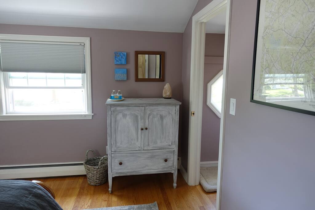 Queen Room: bureau for unpacking. Find towels & extra toiletries/items you may have forgotten in here!