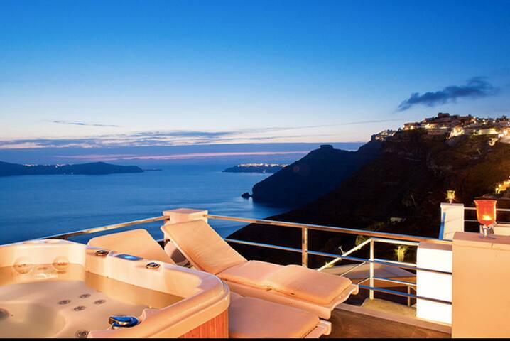 3 bedroom stylish villa at Fira, sea views,hot tub gallery image 2
