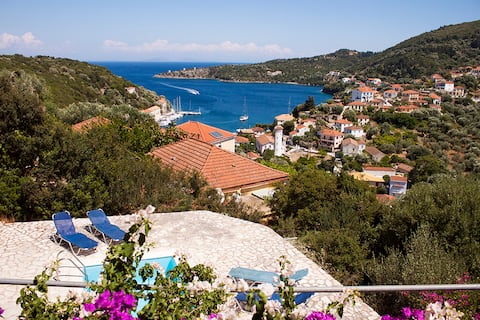 Koukla Ionian Island Villa (Top floor only)