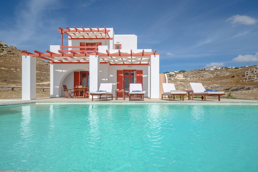 Villa Dunes on the poolside