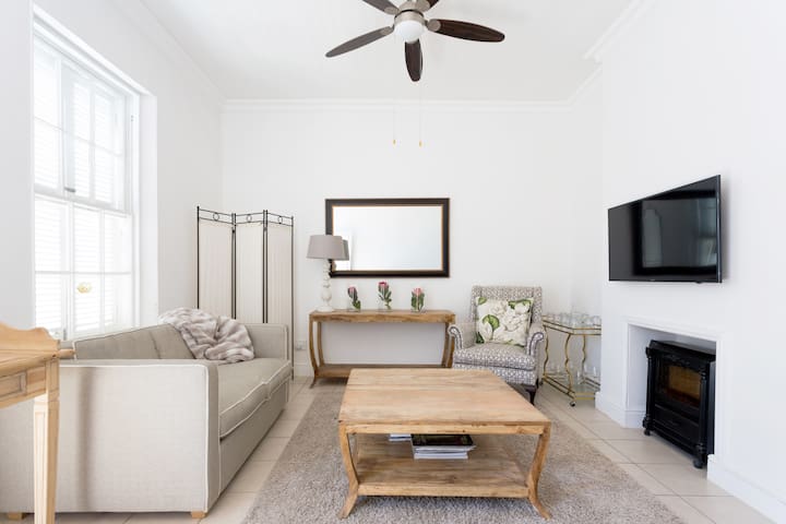 Get Comfortable in a Charming Guesthouse in De Waterkant