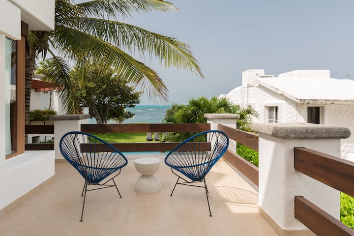 Casa Azul| Seaside Serenity ·Villa With Ocean View - Cancún