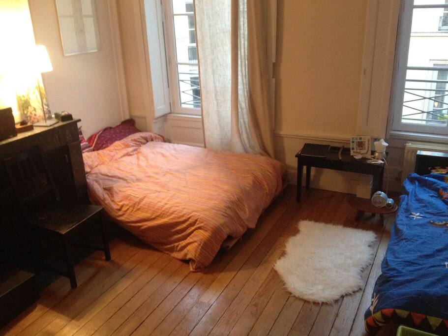Chambre de Noémi : lit double + lit d'enfant