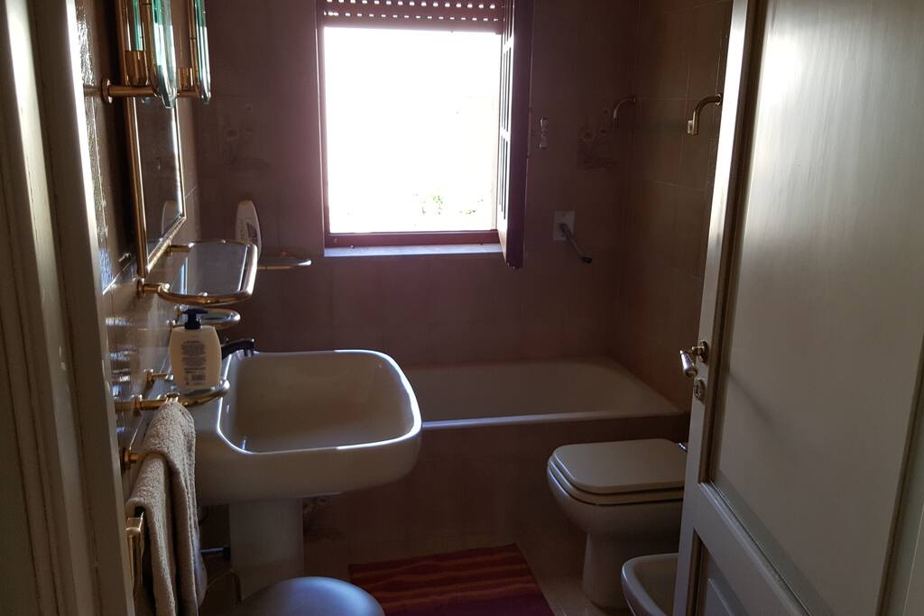 Bagno 1 condiviso.