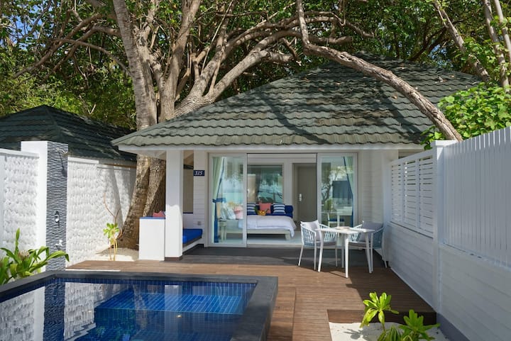 Beach Villa With Private Pool - 20 Mins From Male - Malé