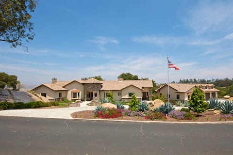 Boulder View Estate Beaches, Golf