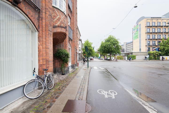 Arrive at your city mansion gallery image 3