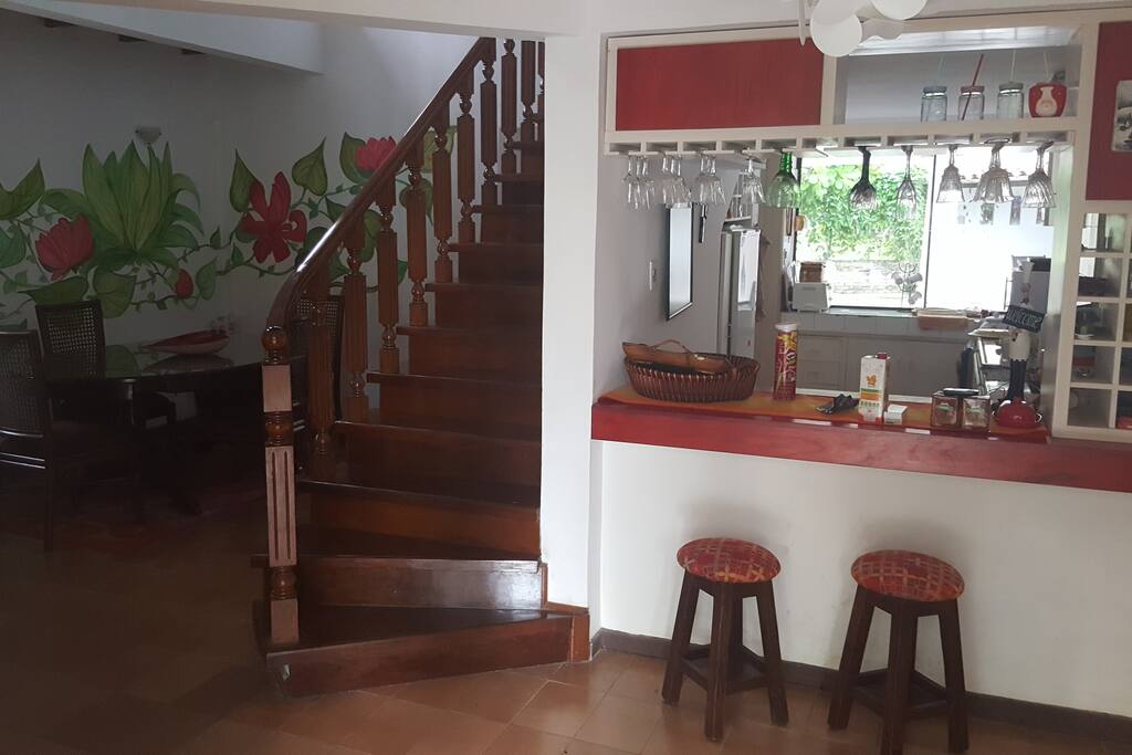 Bar, Cocina y Comedor