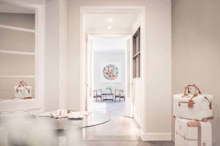 The Fortysix Luxury Apartment, Barcelona Center. gallery image 4