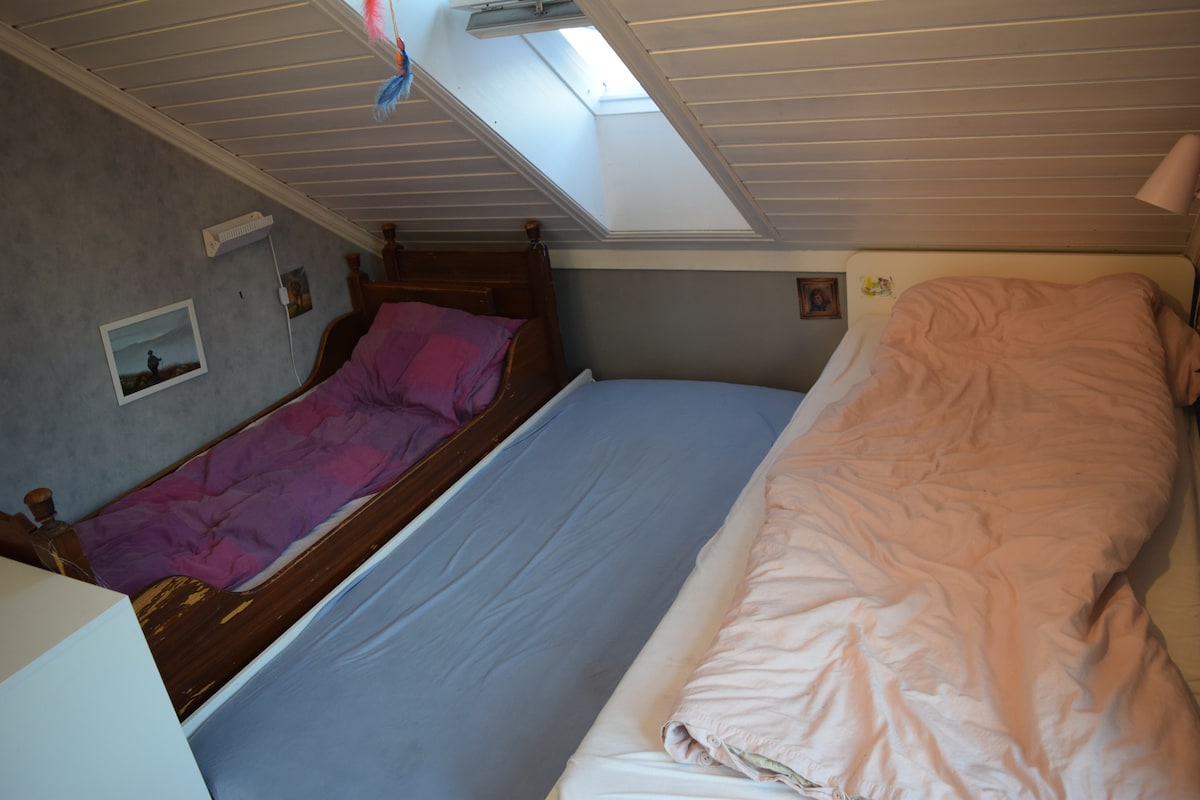 Spavaća soba 3. Ispod kreveta od 200 cm nalazi se dodatni krevet.