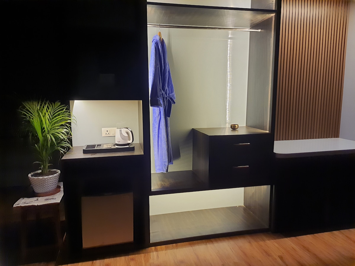 Mountain View Suite with Kitchen at Karma Casa — photo 5