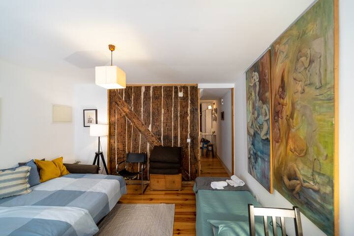 Hen Stag Bachelor Lx Townhouse with Bar(from July) gallery image 4