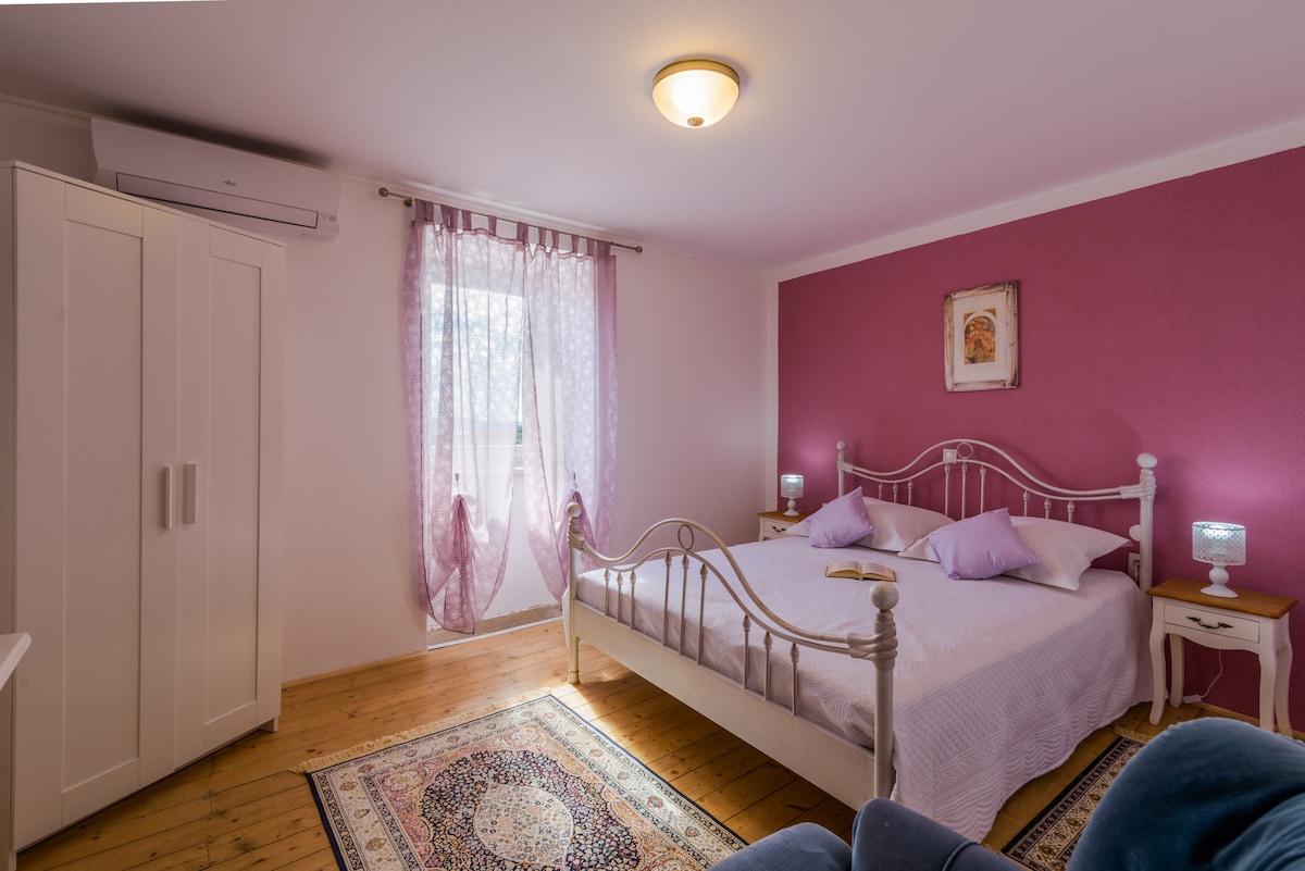 غرفة النوم 1