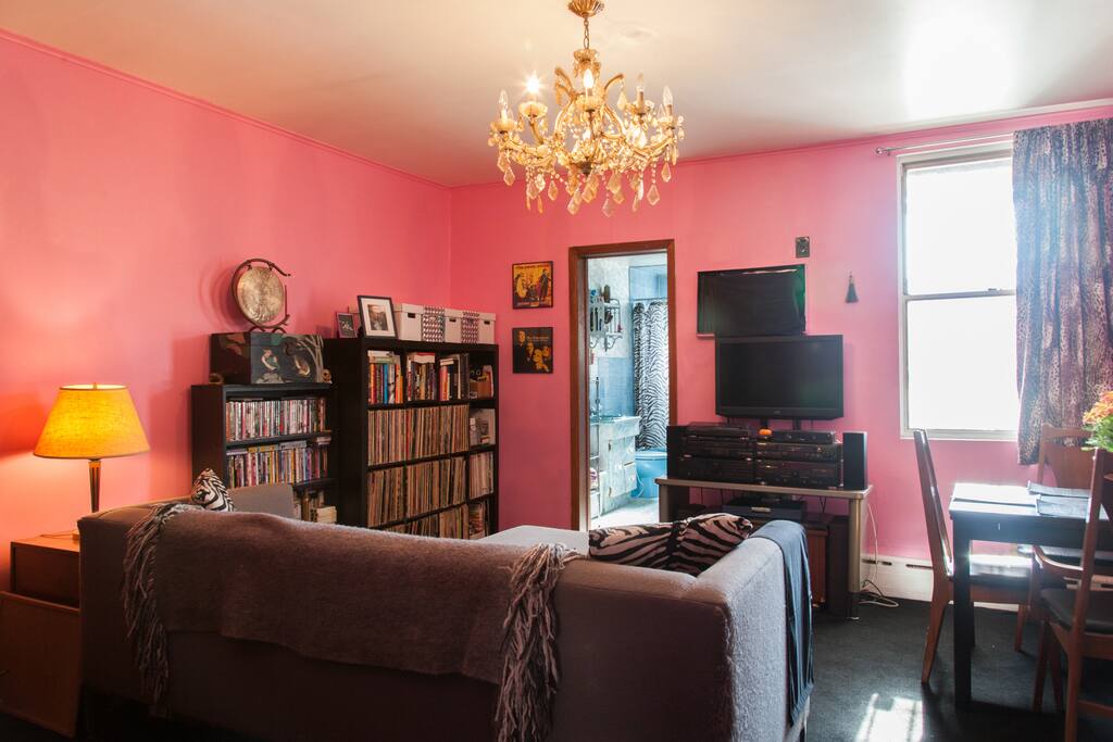 Note the classy chandelier!