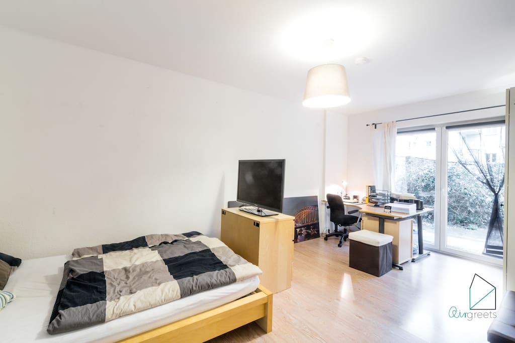 The cozy studio apartment is the ideal place to relax after a busy day in Cologne.