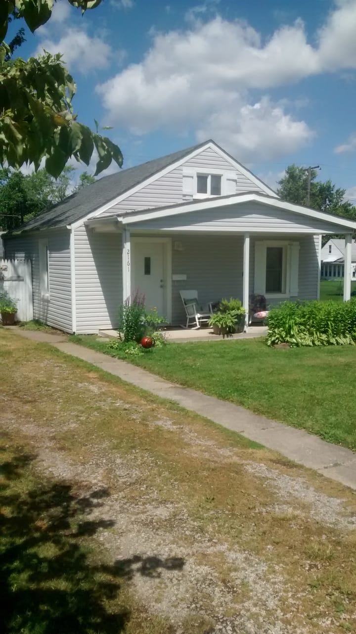 Cozy Private Bungalow House Bungalows for Rent in Alliance, Ohio