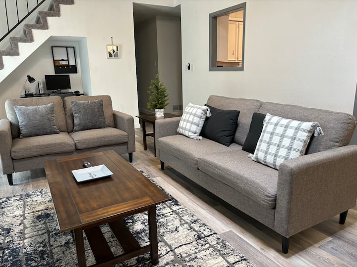 Charming Home In South Lubbock 4br/2ba - ラボック, TX