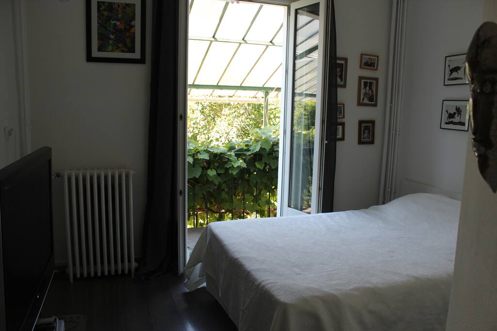 Chambre lumineuse.