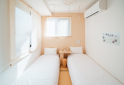 Sunny apartment near Nippori Sta. 5mins/two beds