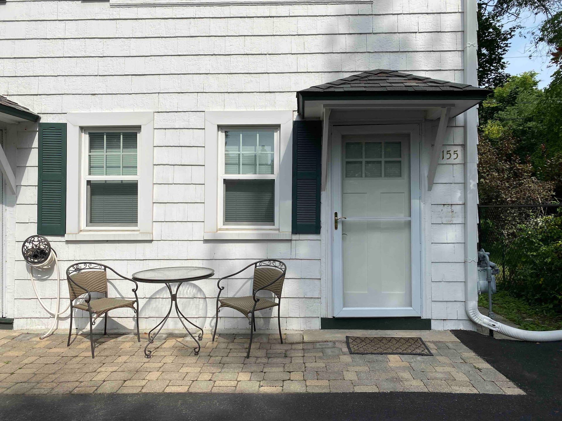 Lovely studio near the beach! (and heated floors!)