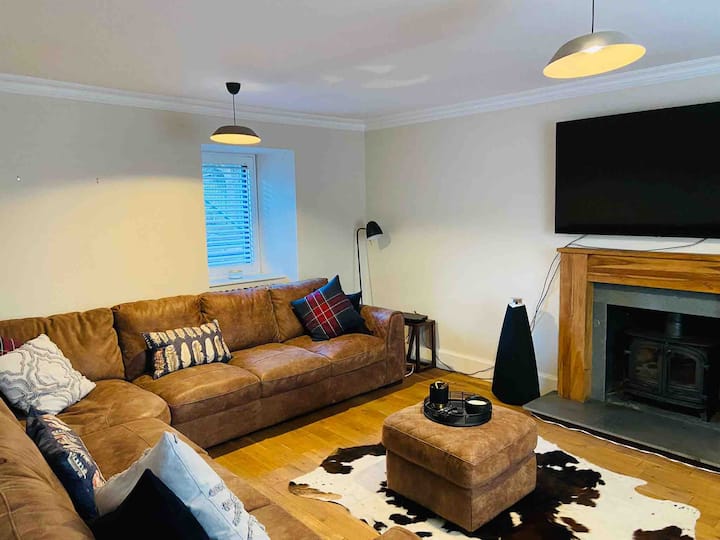 Wee Hill View Hoose Houses for Rent in Auchtermuchty, Scotland