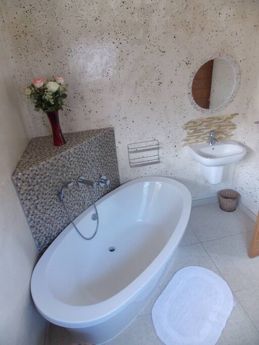 Bath Tub