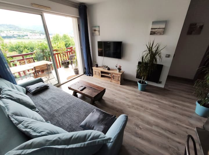 Meublé De Tourisme 3*, Vue Montagnes,  Piscine - Irun