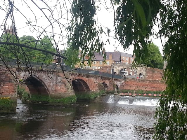 Boutique, Studio, Chester