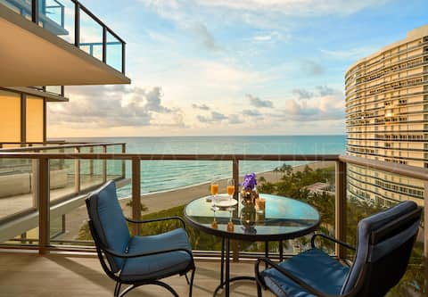 Most luxury hotel ★★★★★ oceanfront - 2 BR / Valet