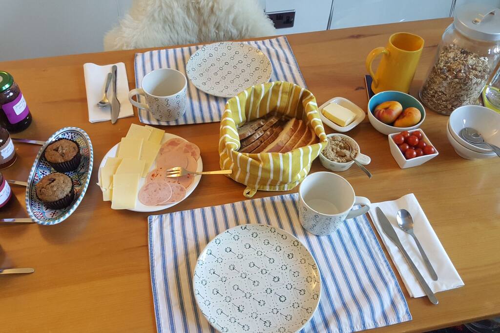 An example of our continental breakfast served with green or black tea or a coffee of your choice. Why not start the morning with a full flavoured cappuccino, latte macchiato or Americano made to order with our bean to cup espresso machine?