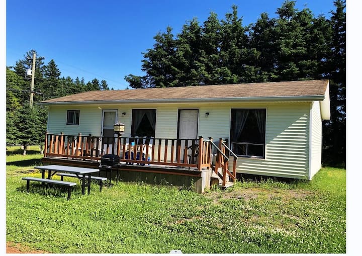 Cottage with 3 bedrooms M&M Cottage 1 Cottages for Rent in Brackley Beach, Prince Edward