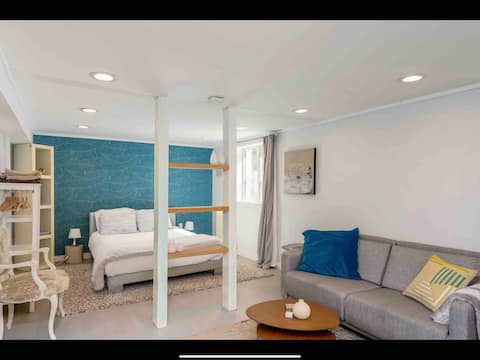 Modern Studio - Davis/Porter/Harvard