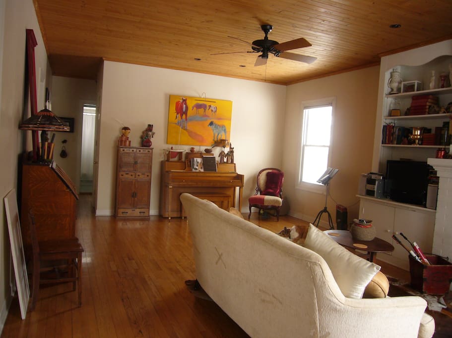 Spacious living room.