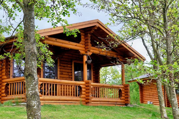 Fontburn Solid Log Lakeside Cabin Hot Tub Chalets For Rent