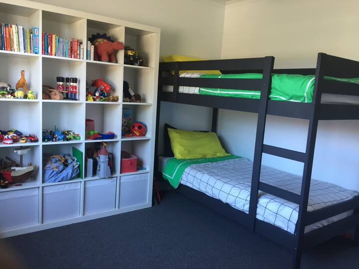 غرفة بطابقين 