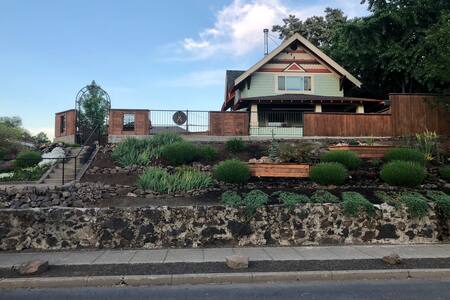 Est 1888! Remodeled Craftsman, anytime check-in.